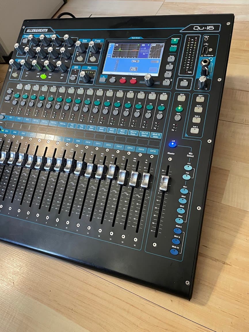 Цифровой микшер Allen & Heath Qu-16 2