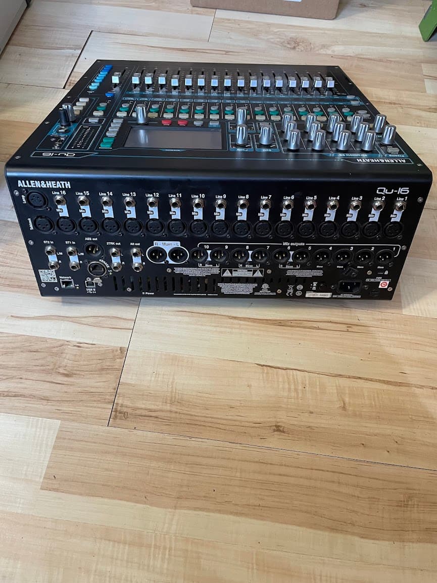 Цифровой микшер Allen & Heath Qu-16 7