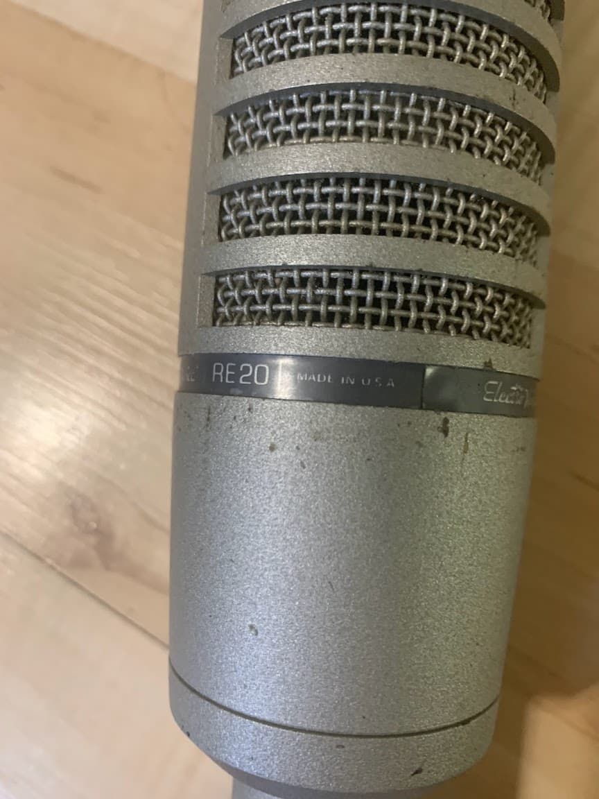 Микрофон Electro-Voice RE20 3