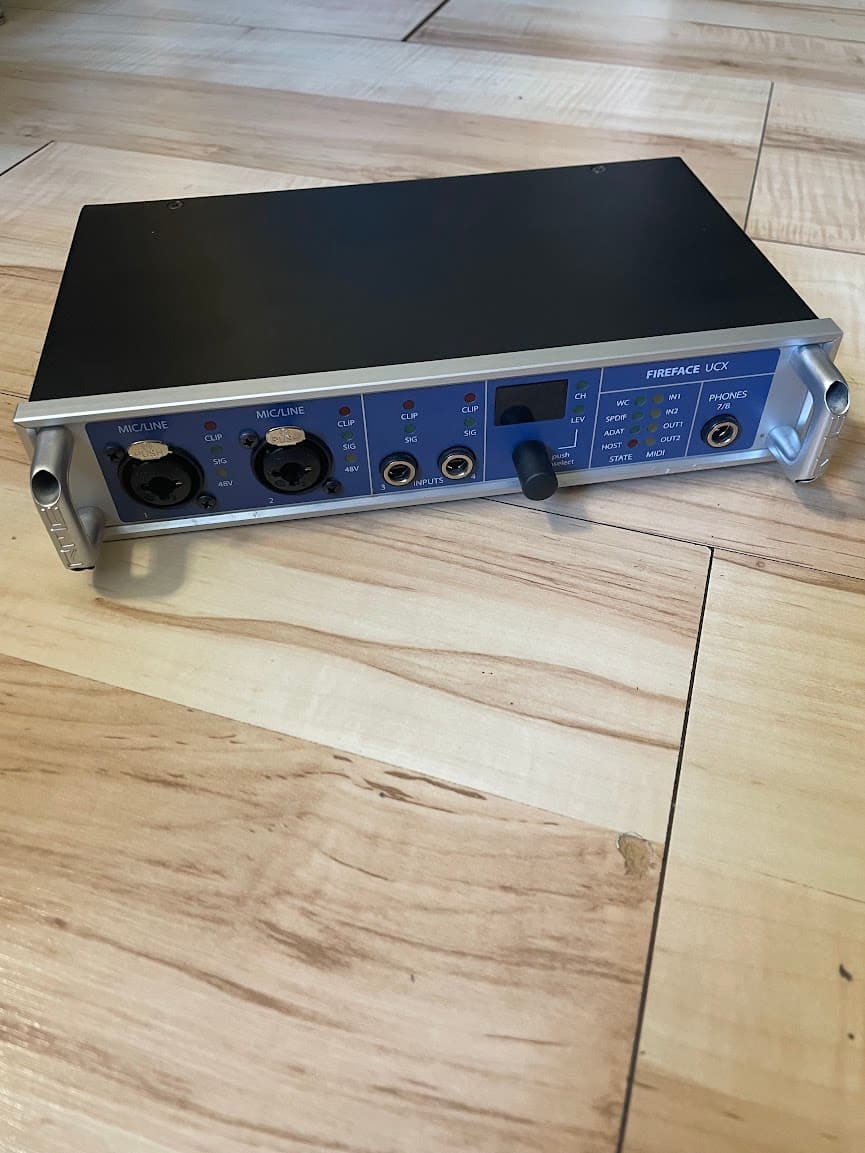 Звукова FireWire-карта RME Fireface UCX