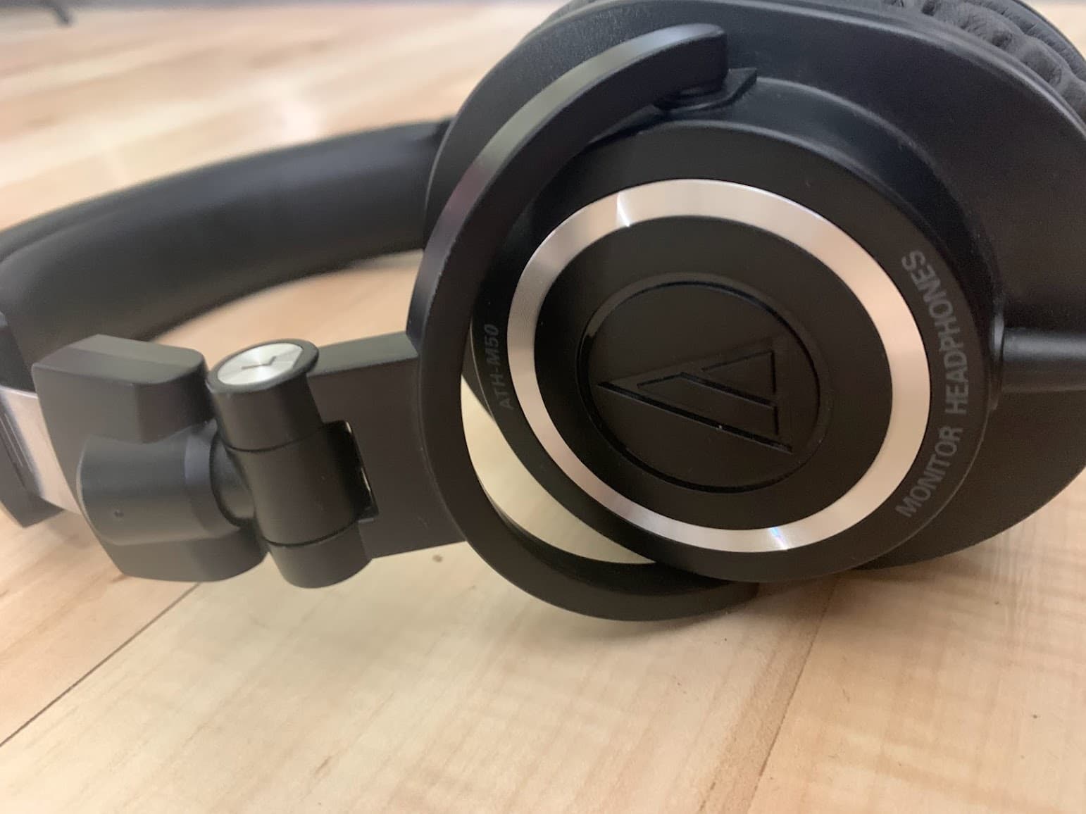 Студийные наушники Audio-Technica ATH-M50 2