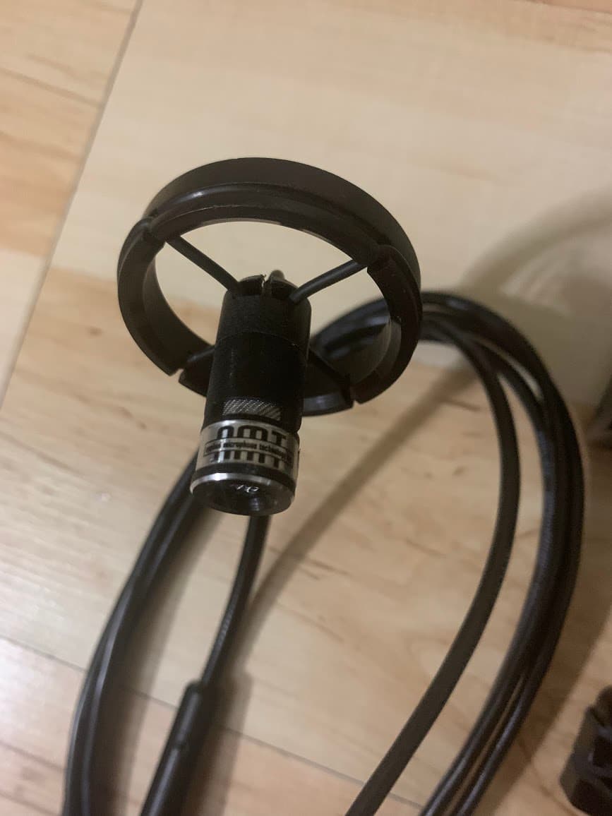 Микрофон прищепка Applied Microphone Technology AMT LS 2