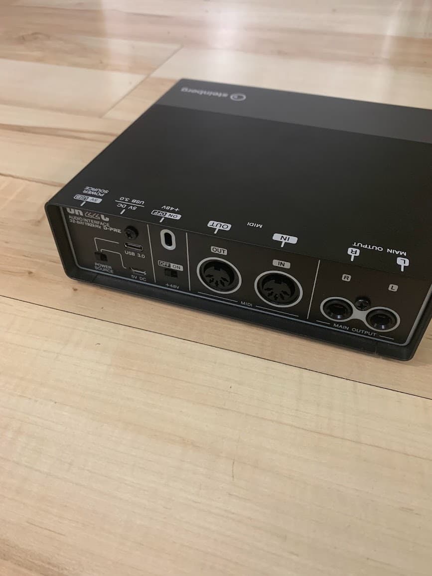 Аудиоинтерфейс Steinberg UR22C 3