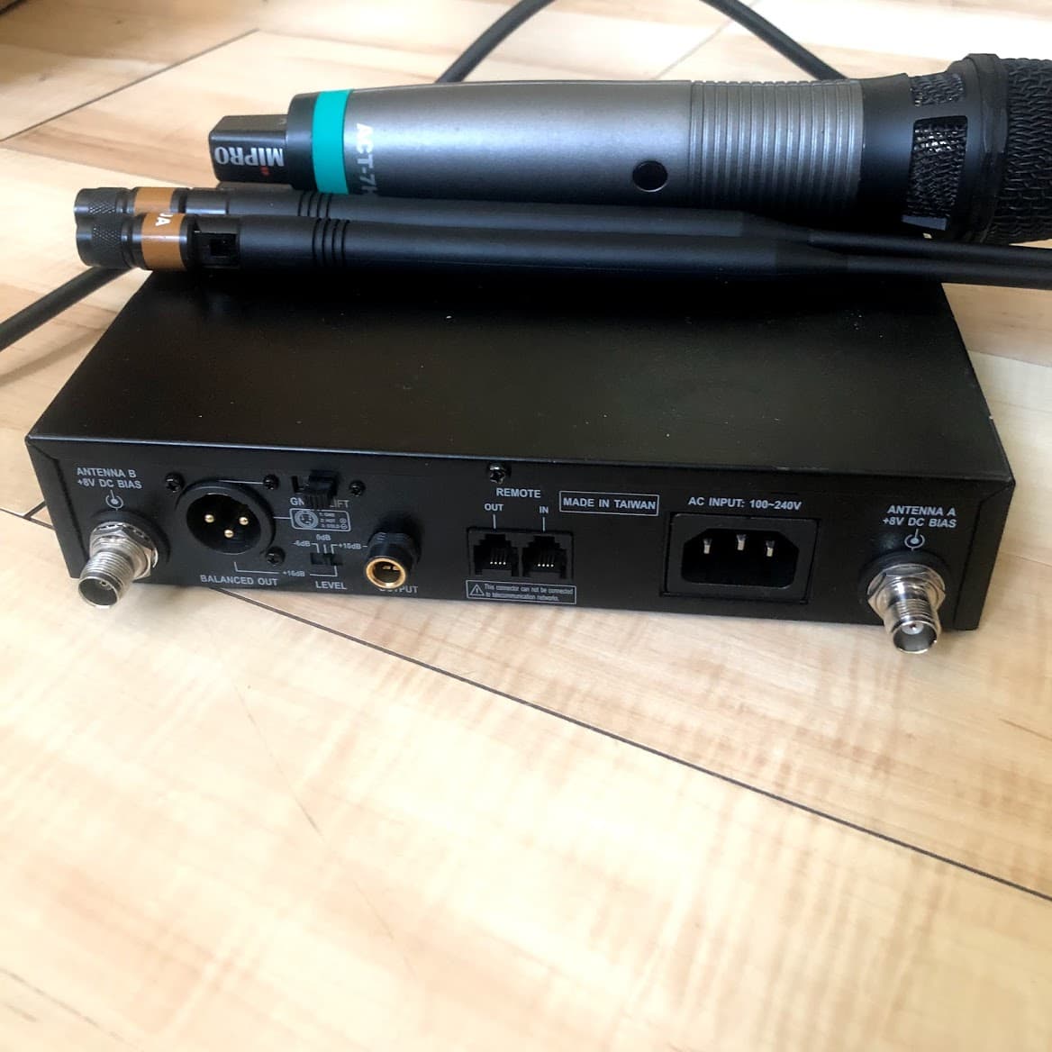 Радиосистема Mipro ACT-717a MU79 2