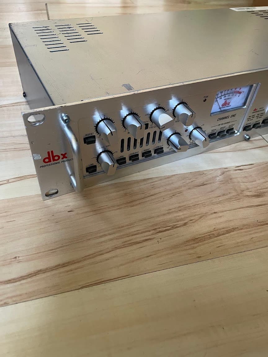 2 канальный ламповый преамп DBX 586 3