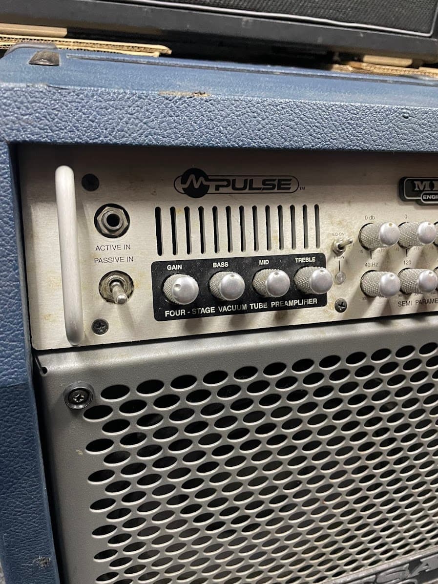 Комбо усилитель для Бас гитары Mesa Boogie Venture M Pulse 210 3