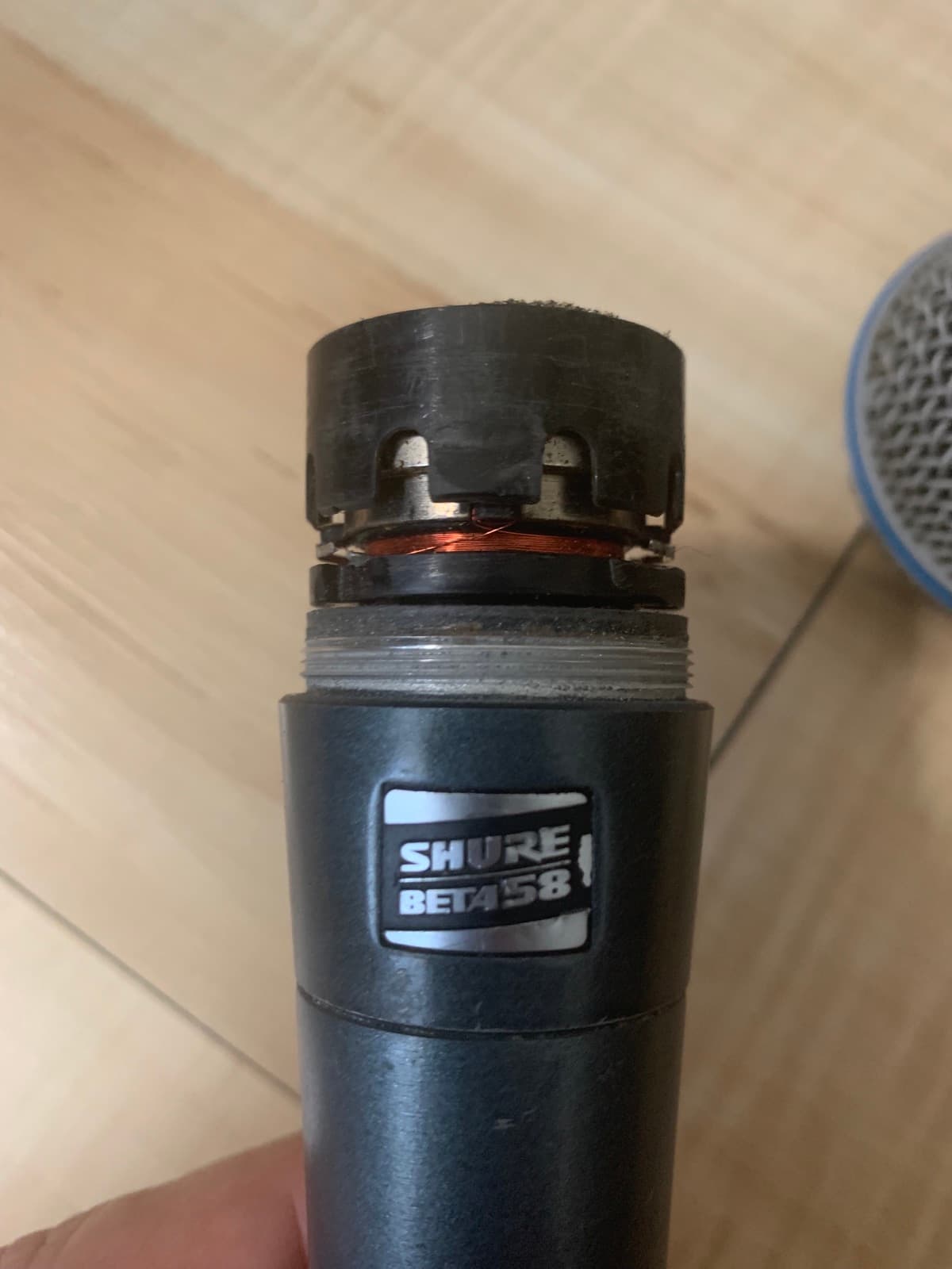 Микрофон вокальный Shure Beta 58 USA 4