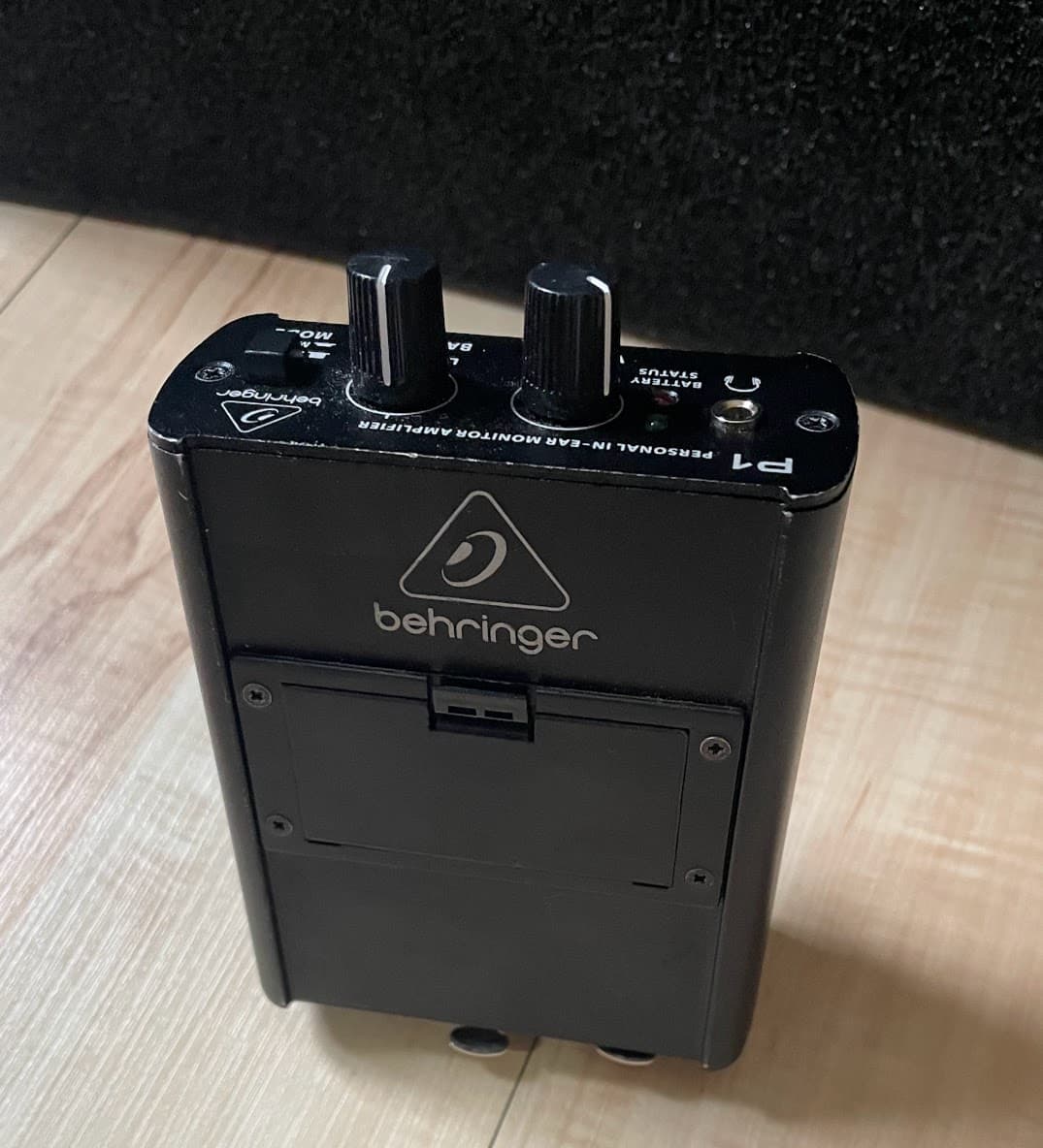 Усилитель ушного мониторинга Behringer POWERPLAY P1 7