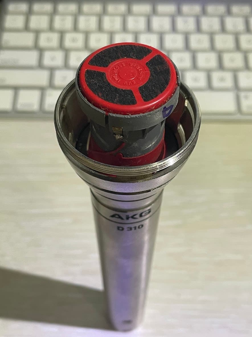 Микрофон AKG D310 2